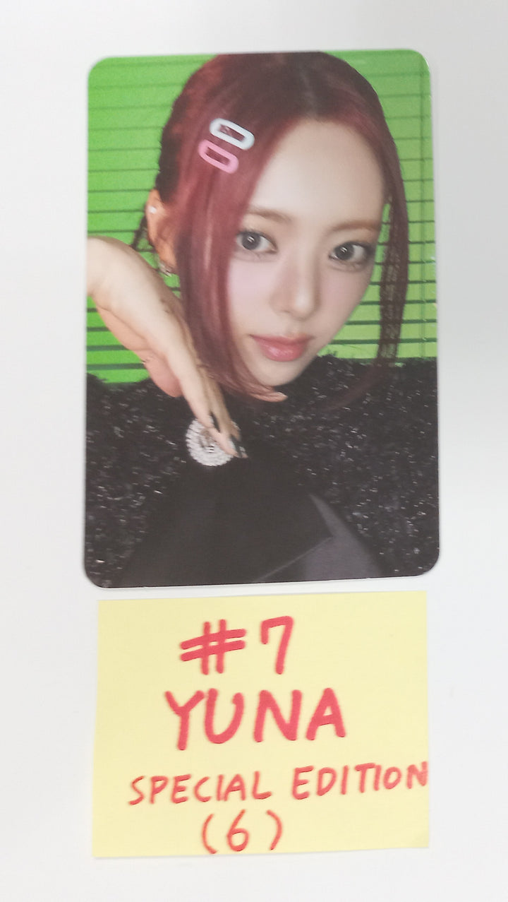 ITZY "BORN TO BE" - Official Photocard [Special Edition] [25.2.5] - HALLYUSUPERSTORE