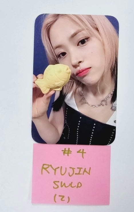 ITZY "BORN TO BE" - Soundwave Luckydraw Event Photocard [24.2.7] - HALLYUSUPERSTORE