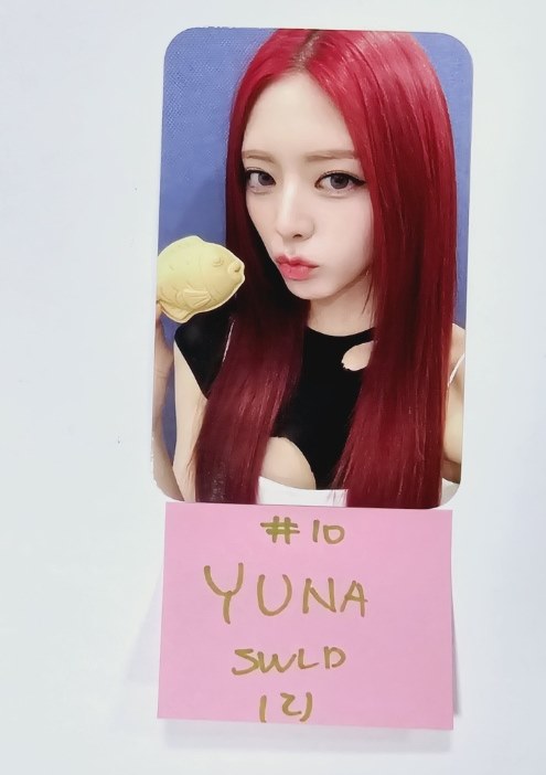 ITZY "BORN TO BE" - Soundwave Luckydraw Event Photocard [24.2.7] - HALLYUSUPERSTORE