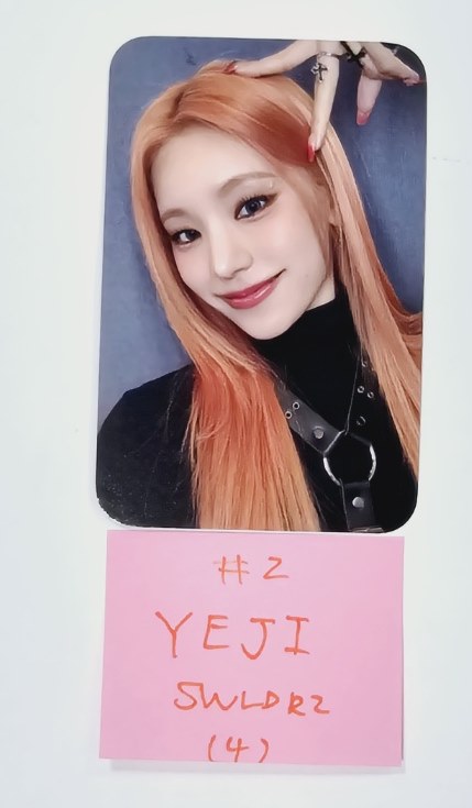 ITZY "BORN TO BE" - Soundwave Luckydraw Event Photocard Round 2 [24.2.7] - HALLYUSUPERSTORE