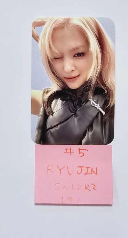 ITZY "BORN TO BE" - Soundwave Luckydraw Event Photocard Round 2 [24.2.7] - HALLYUSUPERSTORE