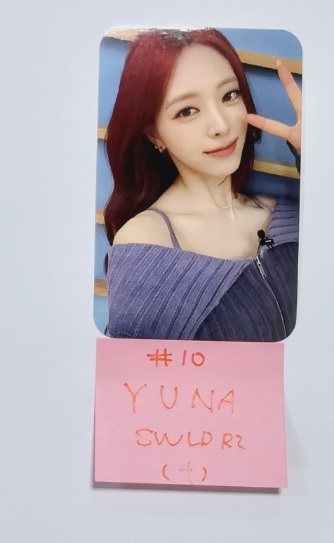 ITZY "BORN TO BE" - Soundwave Luckydraw Event Photocard Round 2 [24.2.7] - HALLYUSUPERSTORE