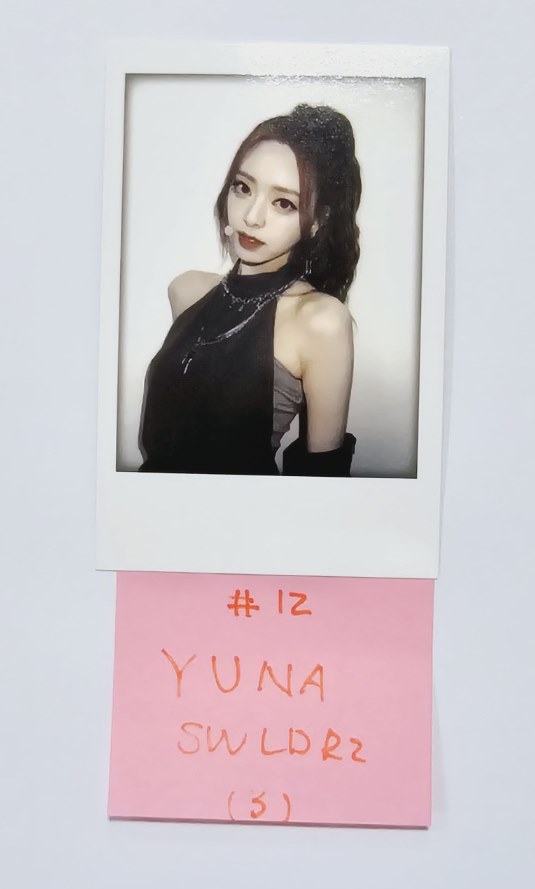 ITZY "BORN TO BE" - Soundwave Luckydraw Event Photocard Round 2 [24.2.7] - HALLYUSUPERSTORE