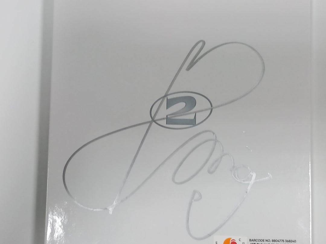 Minnie (Of (g) I-DLE) "2" 2nd Full Album - Hand Autographed(Signed) Album [24.2.7] - HALLYUSUPERSTORE