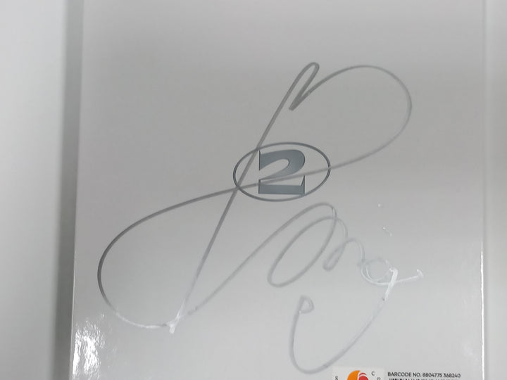 Minnie (Of (g) I-DLE) "2" 2nd Full Album - Hand Autographed(Signed) Album [24.2.7] - HALLYUSUPERSTORE