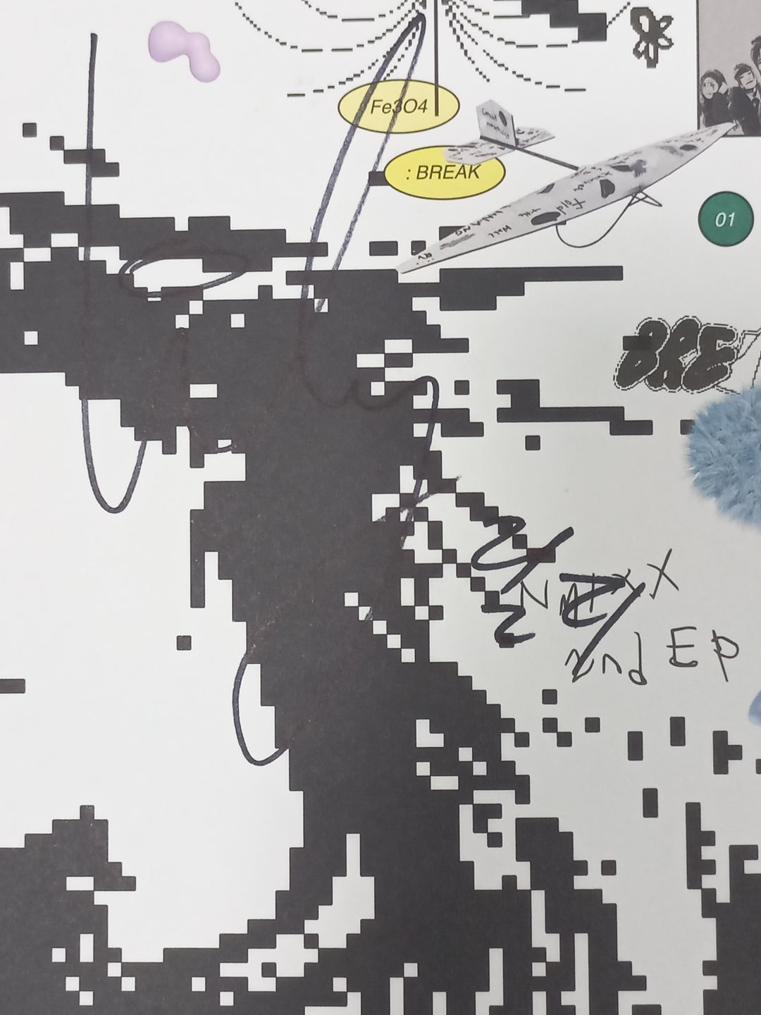 LILY (Of NMIXX) "Fe3O4: Break" - Hand Autographed(Signed) Album [24.2.7] - HALLYUSUPERSTORE
