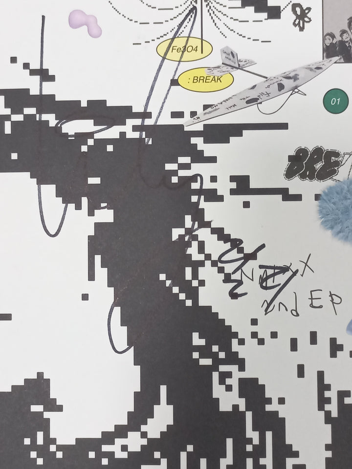 LILY (Of NMIXX) "Fe3O4: Break" - Hand Autographed(Signed) Album [24.2.7] - HALLYUSUPERSTORE
