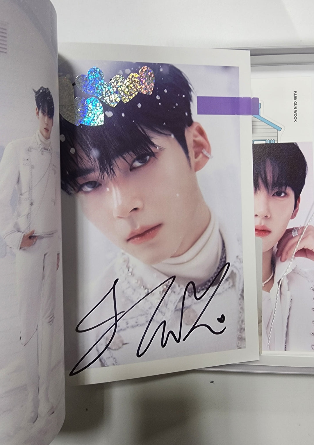Sunghanbin (Of ZEROBASEONE (ZB1) "MELTING POINT" - Hand Autographed(Signed) Album [24.2.7] - HALLYUSUPERSTORE