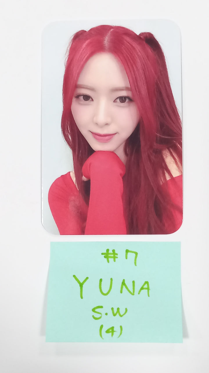 ITZY "BORN TO BE" - Soundwave Fansign Event Photocard Round 2 [24.2.8] - HALLYUSUPERSTORE