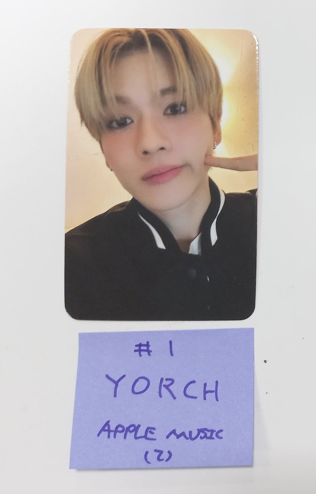 POW "Favorite" 1st EP - Apple Music Fansign Event Photocard [24.2.19] - HALLYUSUPERSTORE