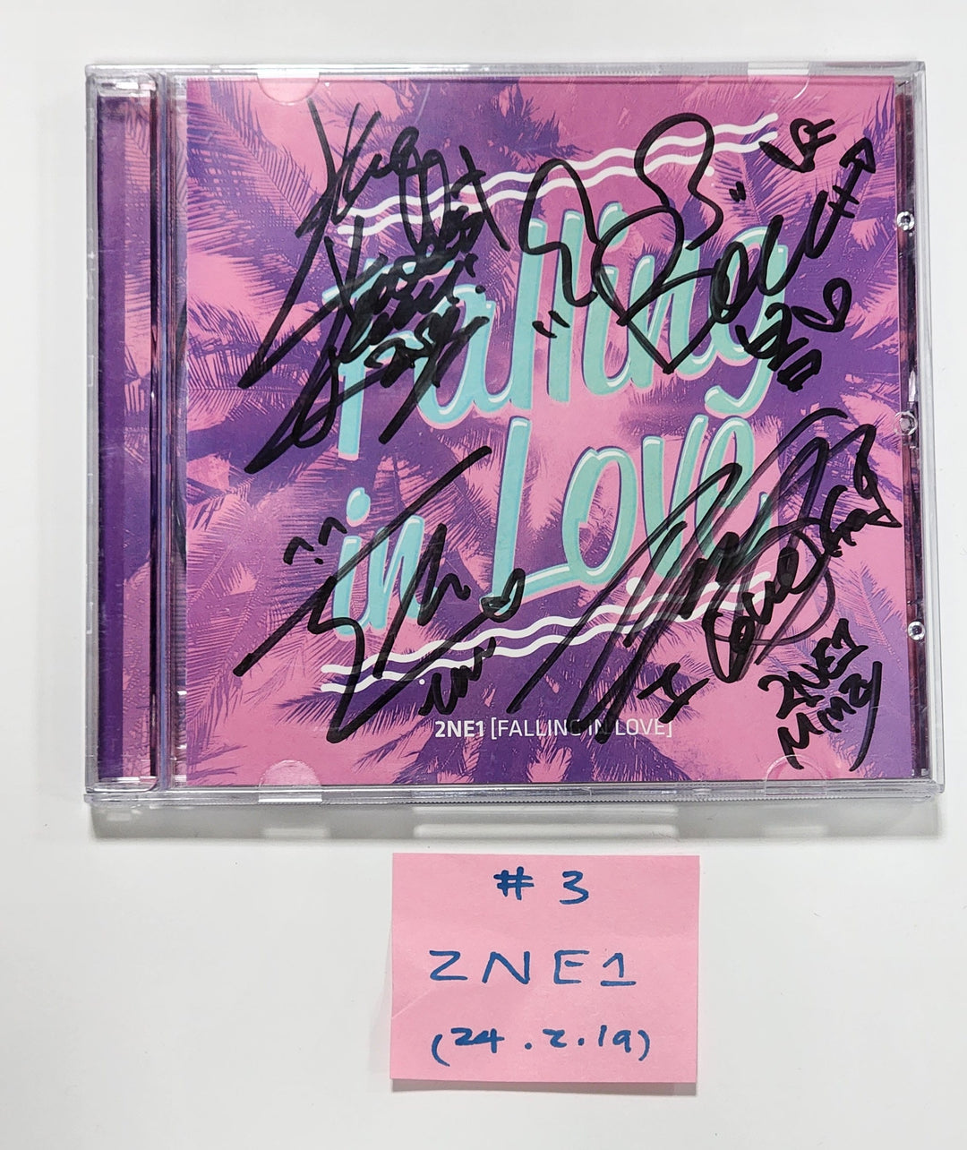 2NE1, CL - Hand Autographed(Signed) Promo Album [24.2.19] - HALLYUSUPERSTORE
