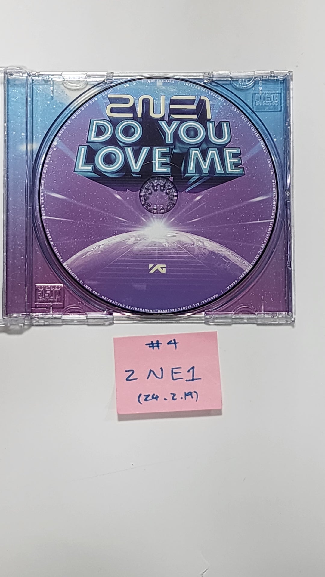 2NE1, CL - Hand Autographed(Signed) Promo Album [24.2.19] - HALLYUSUPERSTORE