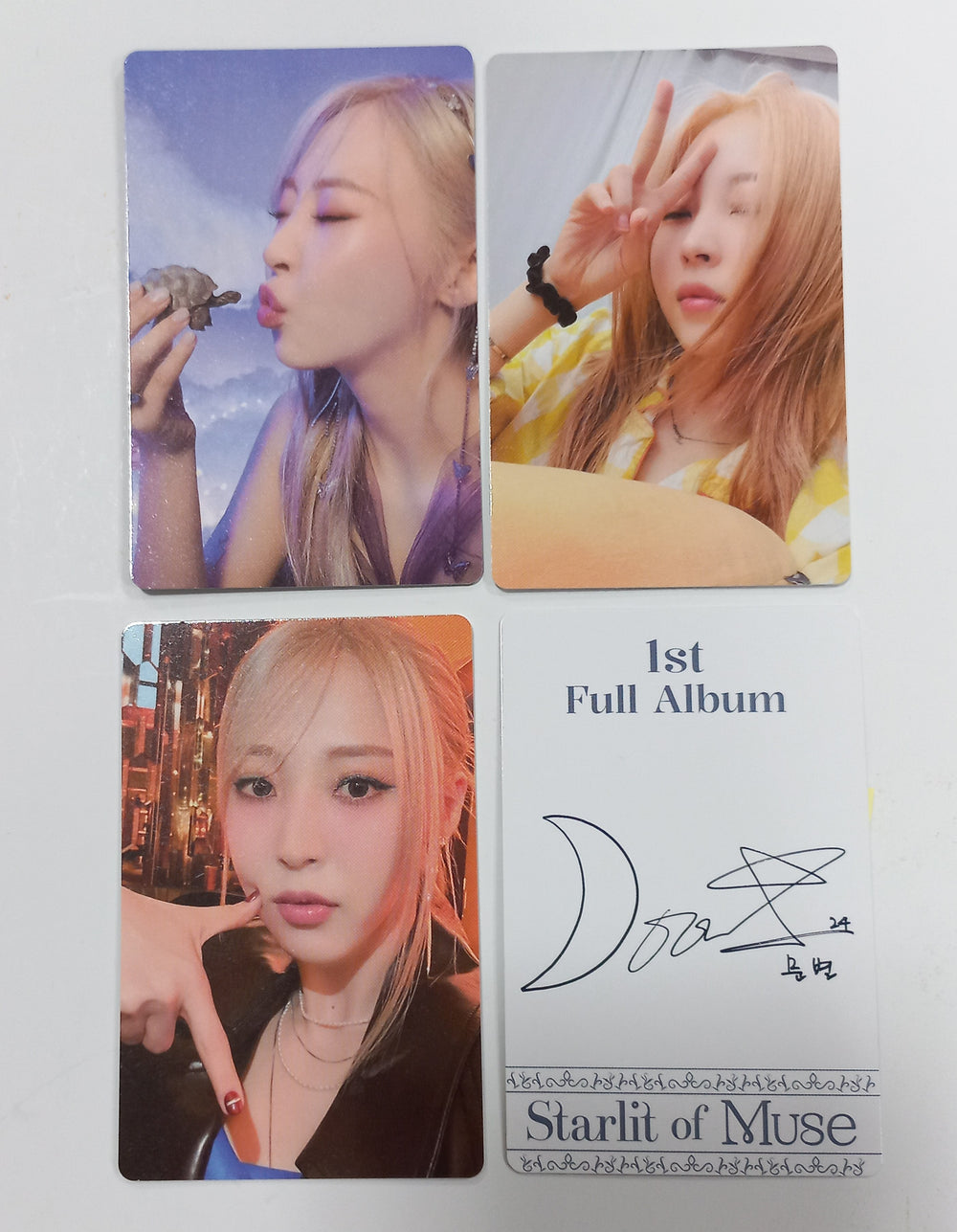 MOONBYUL "Starlit of Muse" - Official Photocard [Museum Ver.] [24.2.22] - HALLYUSUPERSTORE