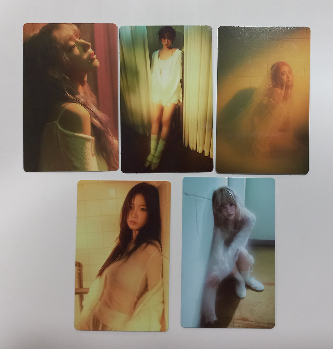 Le Sserafim 3rd Mini "EASY" - Weverse Shop Pre-Order Benefit Photocard [Wever Album Ver.] [24.02.23] - HALLYUSUPERSTORE
