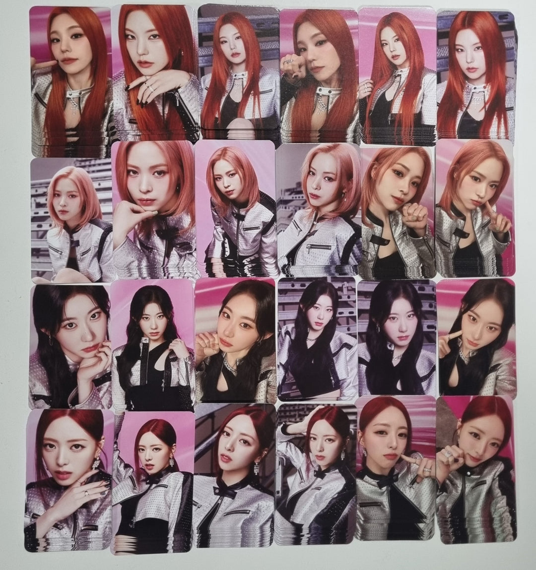 Itzy "BORN To BE" 2ND WORLD TOUR - Official Trading Photocard [24.2.24] - HALLYUSUPERSTORE