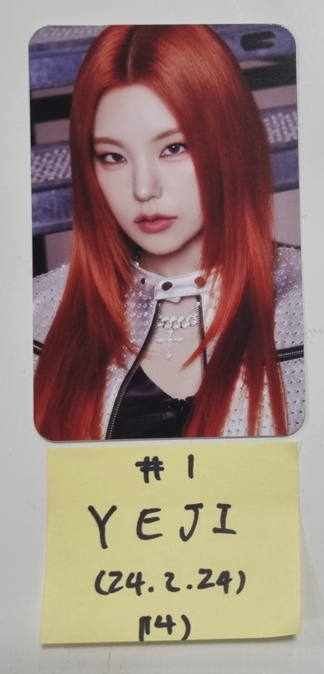 Itzy "BORN To BE" 2ND WORLD TOUR - Official Trading Photocard [24.2.24] - HALLYUSUPERSTORE