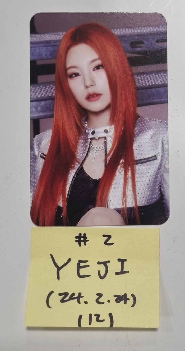 Itzy "BORN To BE" 2ND WORLD TOUR - Official Trading Photocard [24.2.24] - HALLYUSUPERSTORE