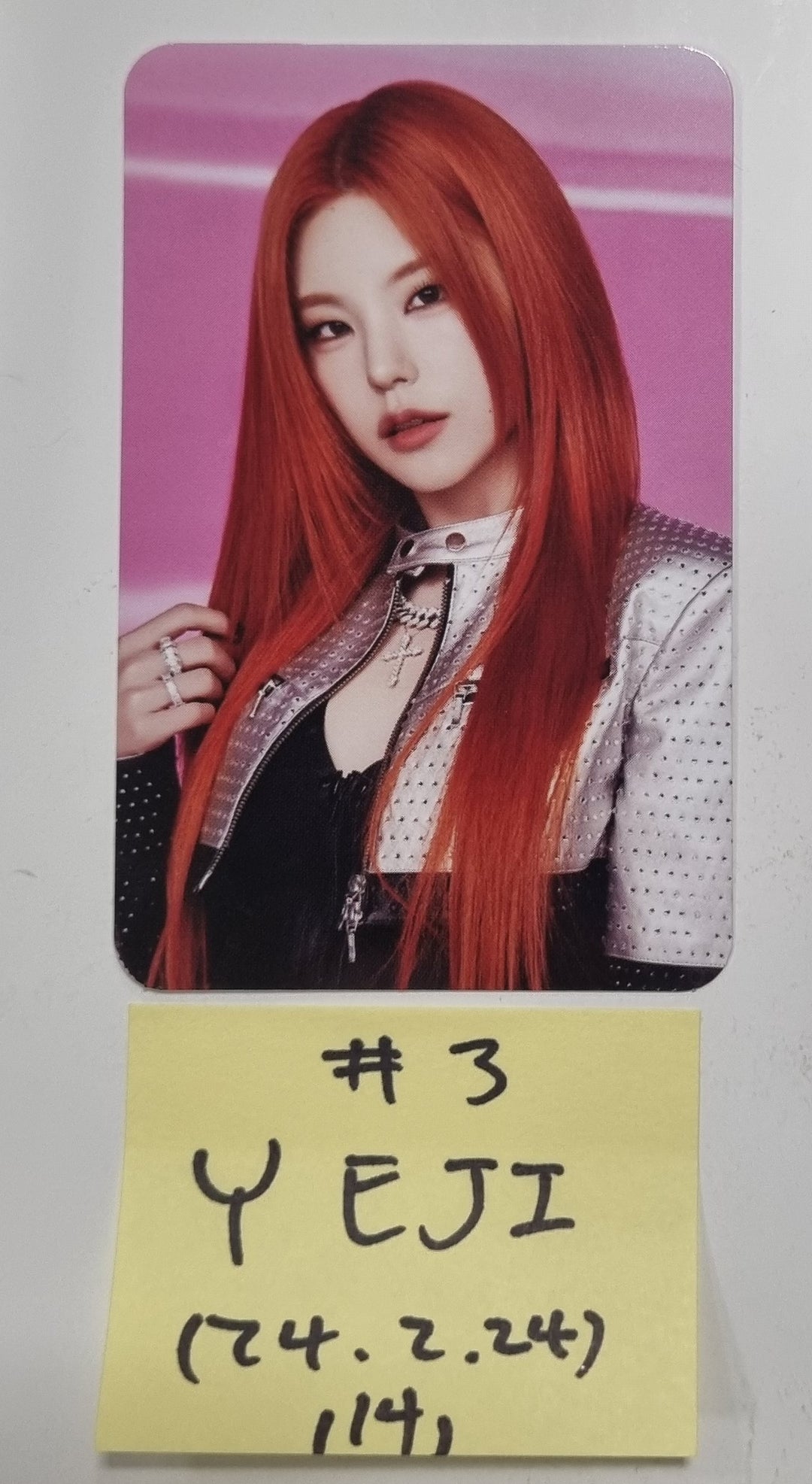 Itzy "BORN To BE" 2ND WORLD TOUR - Official Trading Photocard [24.2.24] - HALLYUSUPERSTORE