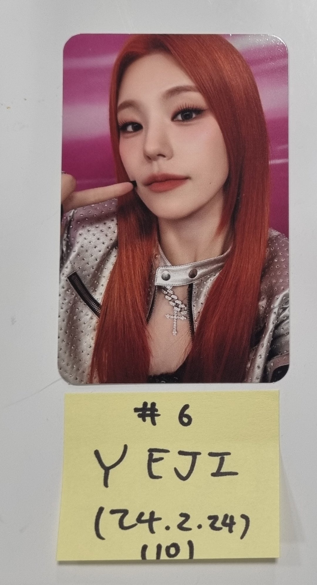 Itzy "BORN To BE" 2ND WORLD TOUR - Official Trading Photocard [24.2.24] - HALLYUSUPERSTORE