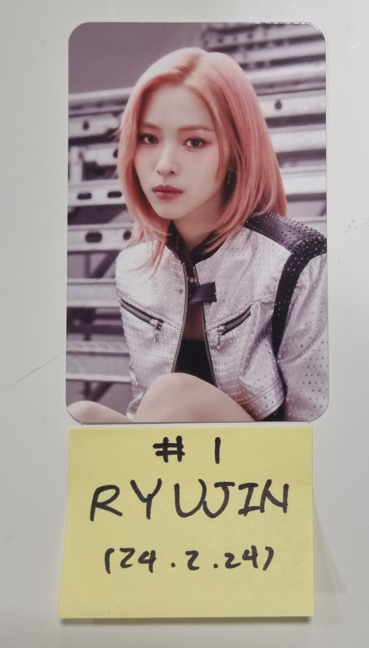 Itzy "BORN To BE" 2ND WORLD TOUR - Official Trading Photocard [24.2.24] - HALLYUSUPERSTORE