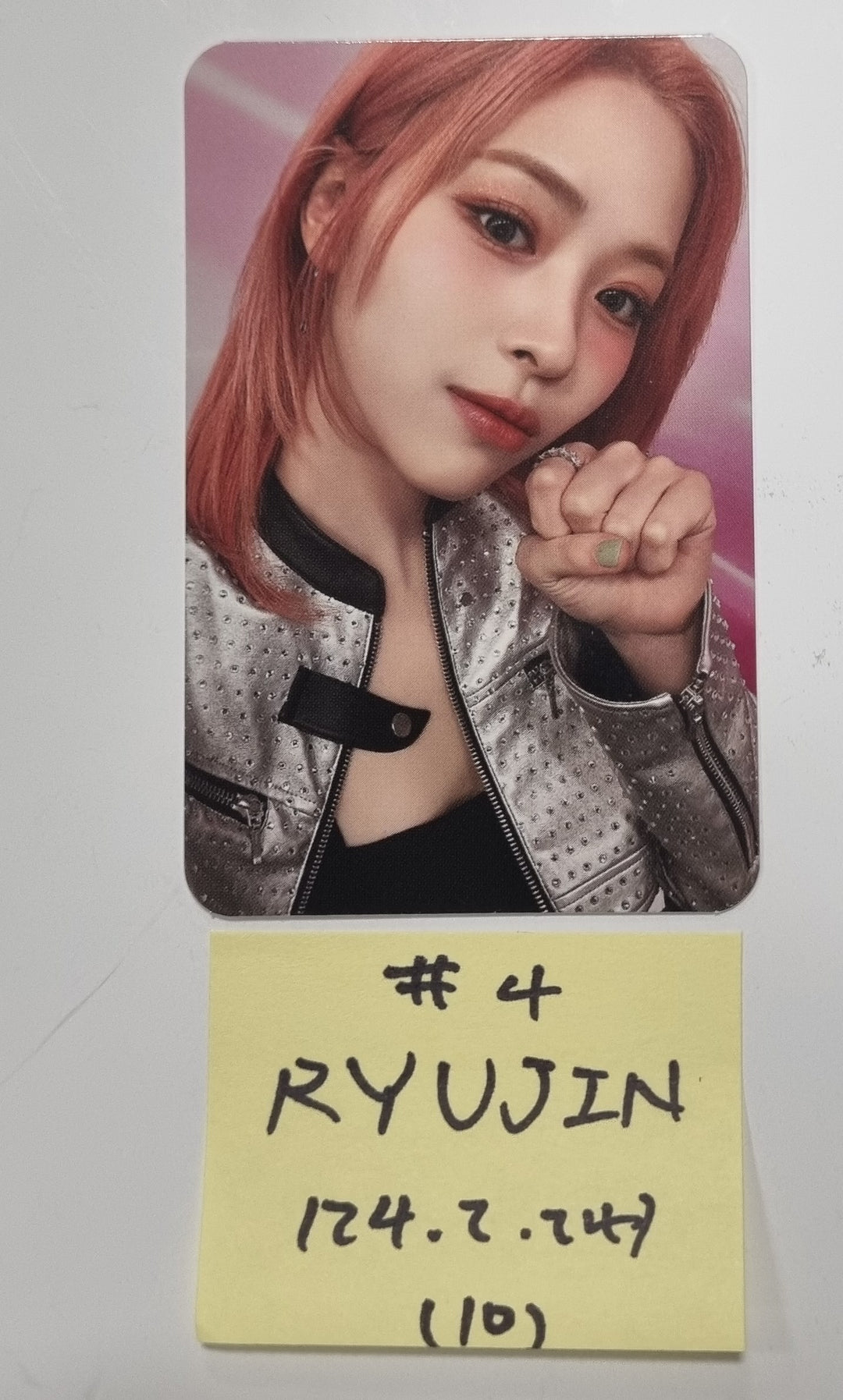 Itzy "BORN To BE" 2ND WORLD TOUR - Official Trading Photocard [24.2.24] - HALLYUSUPERSTORE