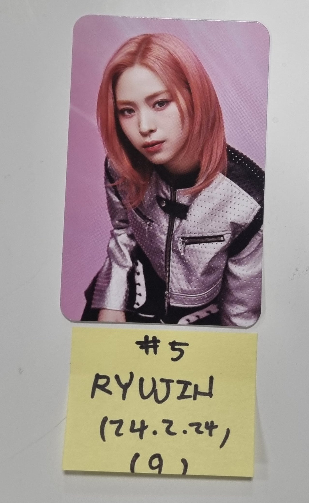 Itzy "BORN To BE" 2ND WORLD TOUR - Official Trading Photocard [24.2.24] - HALLYUSUPERSTORE