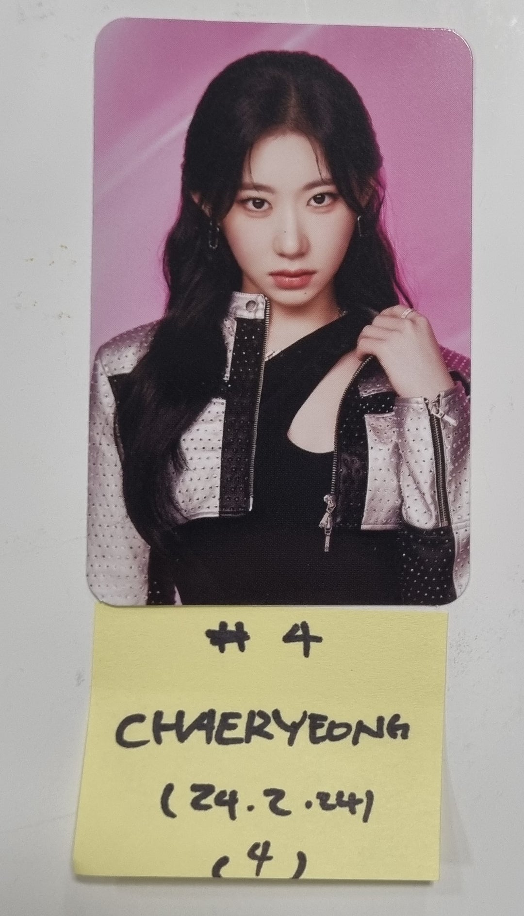 Itzy "BORN To BE" 2ND WORLD TOUR - Official Trading Photocard [24.2.24] - HALLYUSUPERSTORE