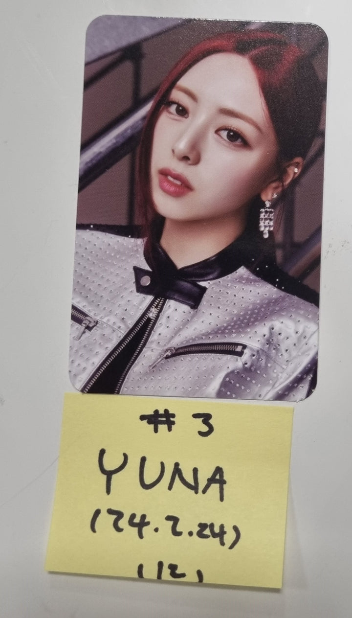 Itzy "BORN To BE" 2ND WORLD TOUR - Official Trading Photocard [24.2.24] - HALLYUSUPERSTORE