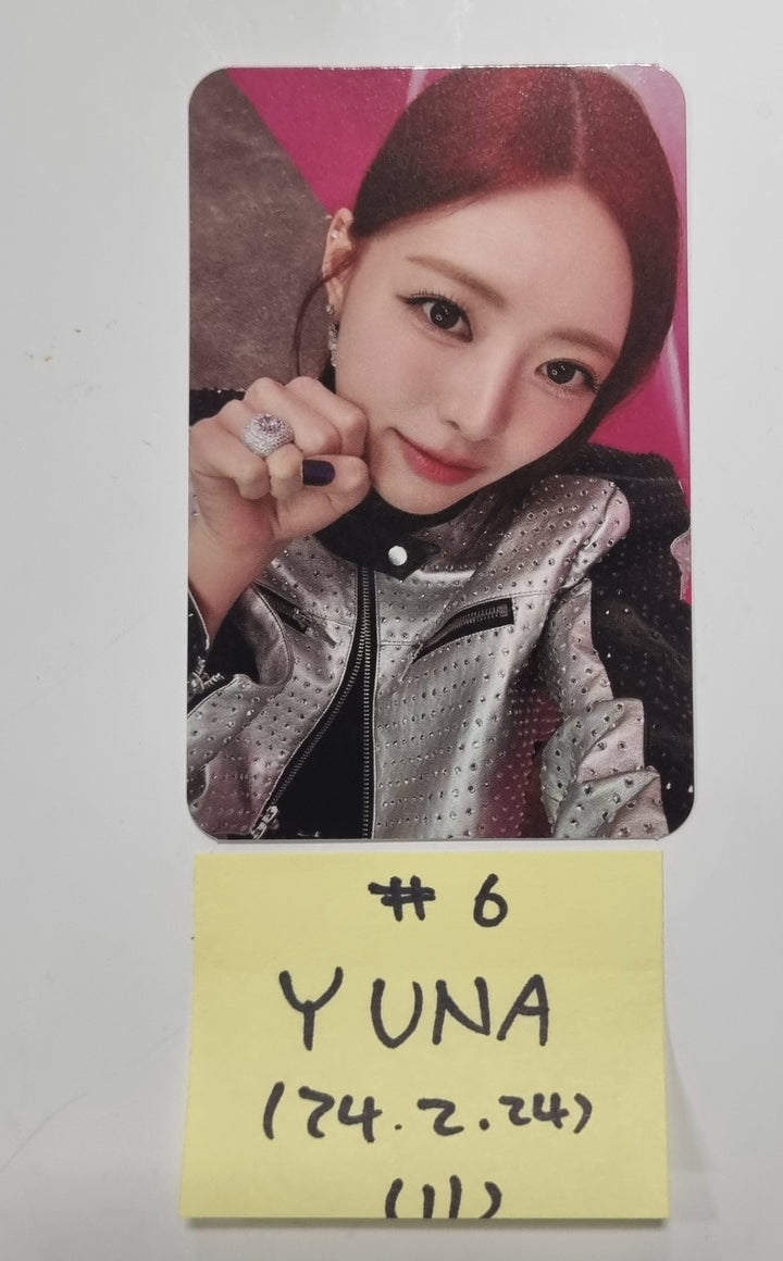 Itzy "BORN To BE" 2ND WORLD TOUR - Official Trading Photocard [24.2.24] - HALLYUSUPERSTORE