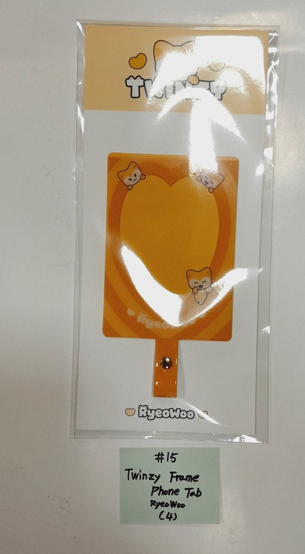 Itzy "BORN To BE" 2ND WORLD TOUR - Official MD [Image Picket, Picket Cover, Holder Strap, Phone Tab, ID Set, Special Ticket Set] [24.2.24] - HALLYUSUPERSTORE
