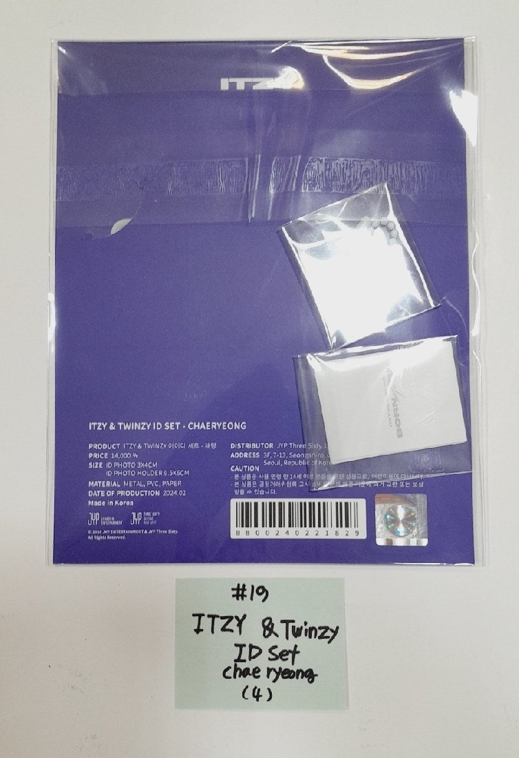 Itzy "BORN To BE" 2ND WORLD TOUR - Official MD [Image Picket, Picket Cover, Holder Strap, Phone Tab, ID Set, Special Ticket Set] [24.2.24] - HALLYUSUPERSTORE