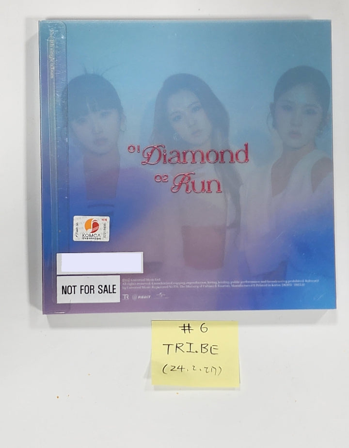 LE SSERAFIM "EASY", Moonbyul "Starlit of Muse" [Printed], TRI.BE "Diamond" - Hand Autographed(Signed) Album [24.2.27] - HALLYUSUPERSTORE