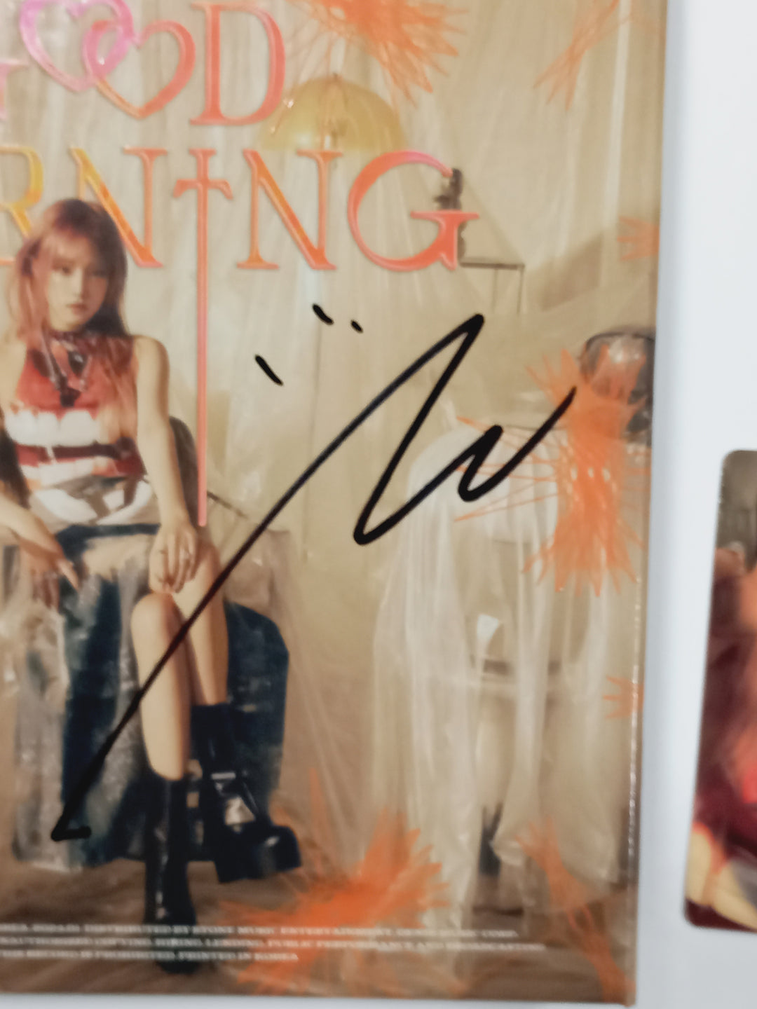 Yena "Good Morning" 3rd Mini - MWave Signed Album Event Album [24.3.15] - HALLYUSUPERSTORE