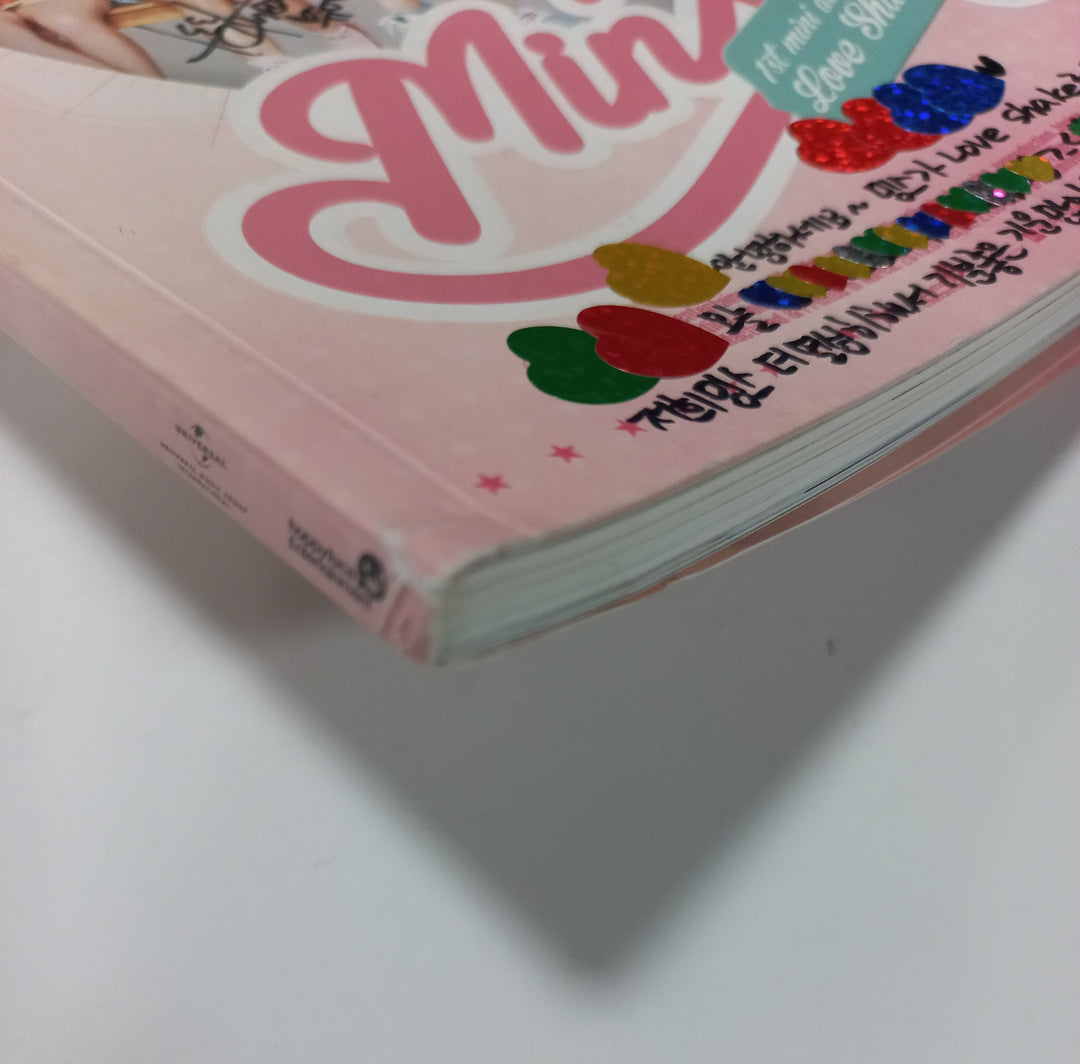 MinX "Love Shake" - Hand Autographed(Signed) Promo Album [24.3.21] - HALLYUSUPERSTORE