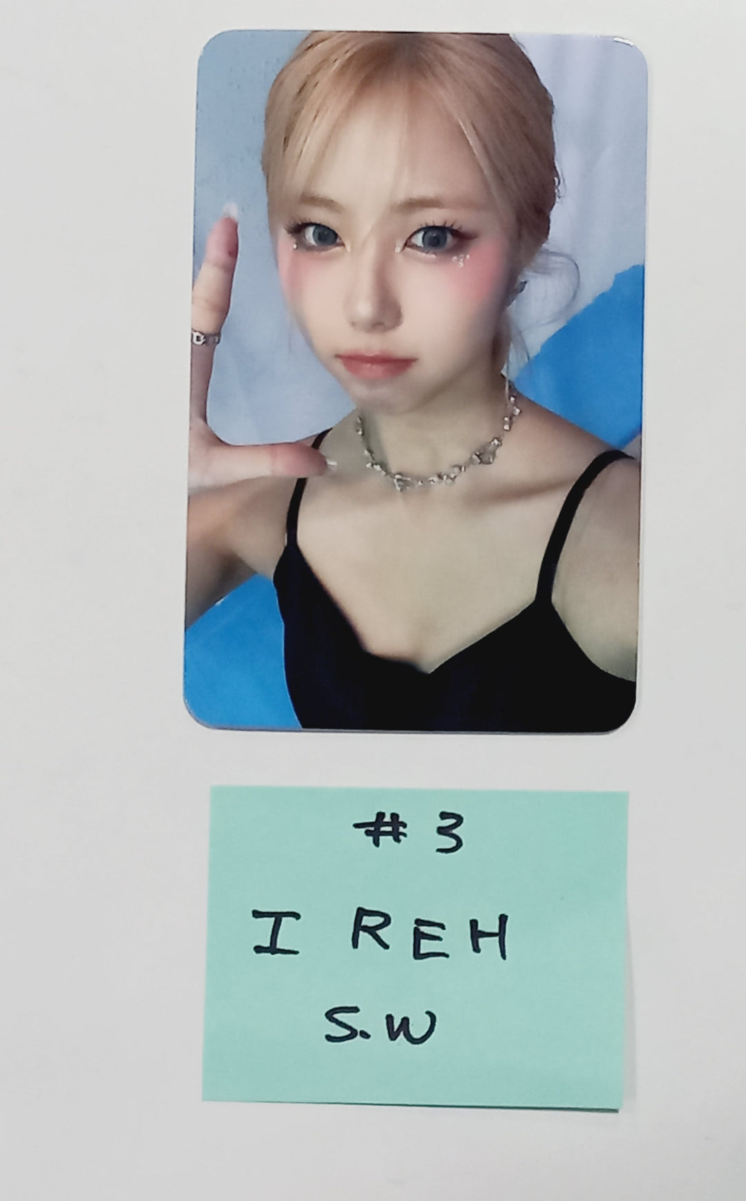 PURPLE KISS "BXX" - Soundwave Fansign Event Photocard [24.3.25] - HALLYUSUPERSTORE