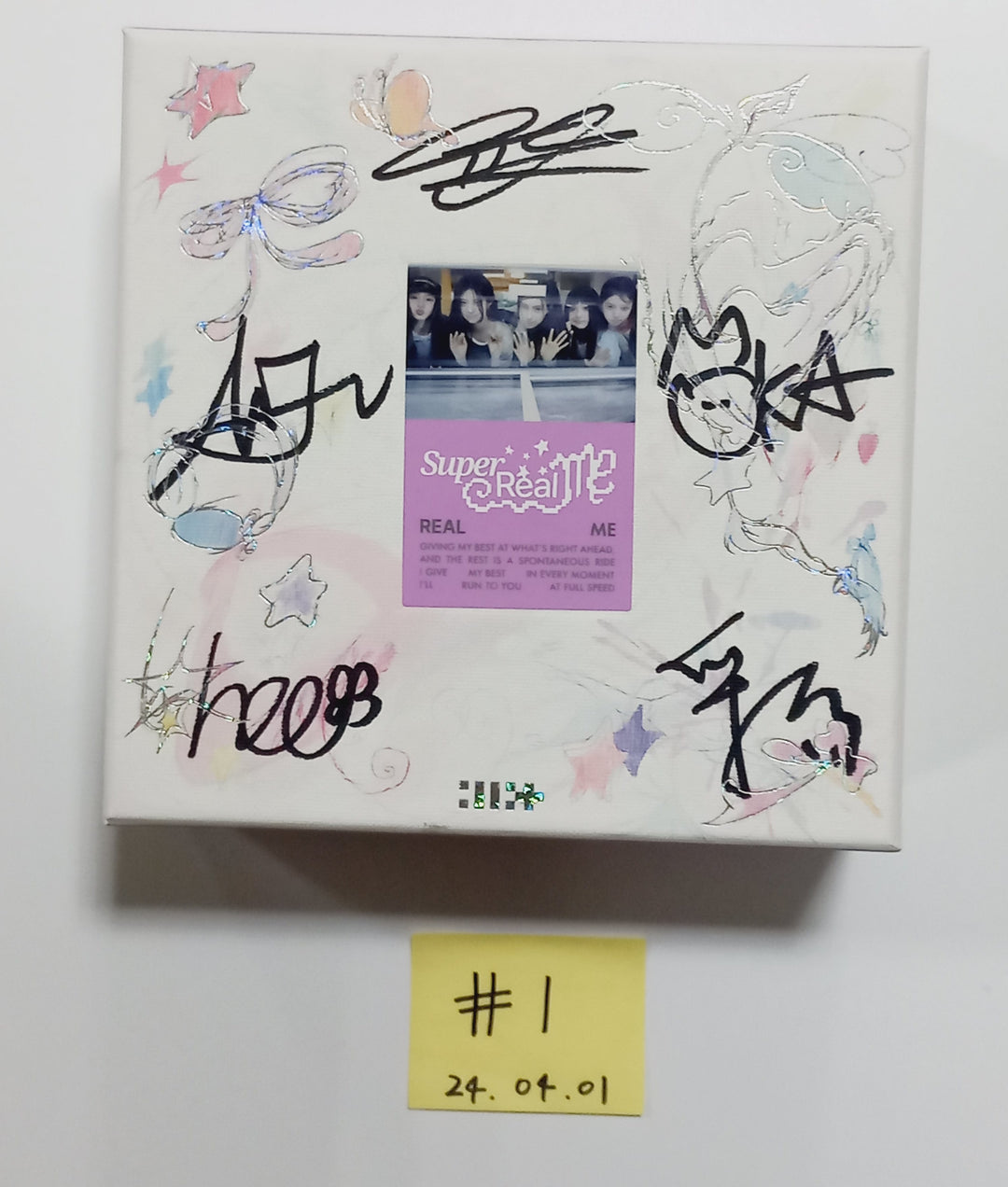 ILLIT "SUPER REAL ME" - Hand Autographed(Signed) Promo Album [24.4.1] - HALLYUSUPERSTORE