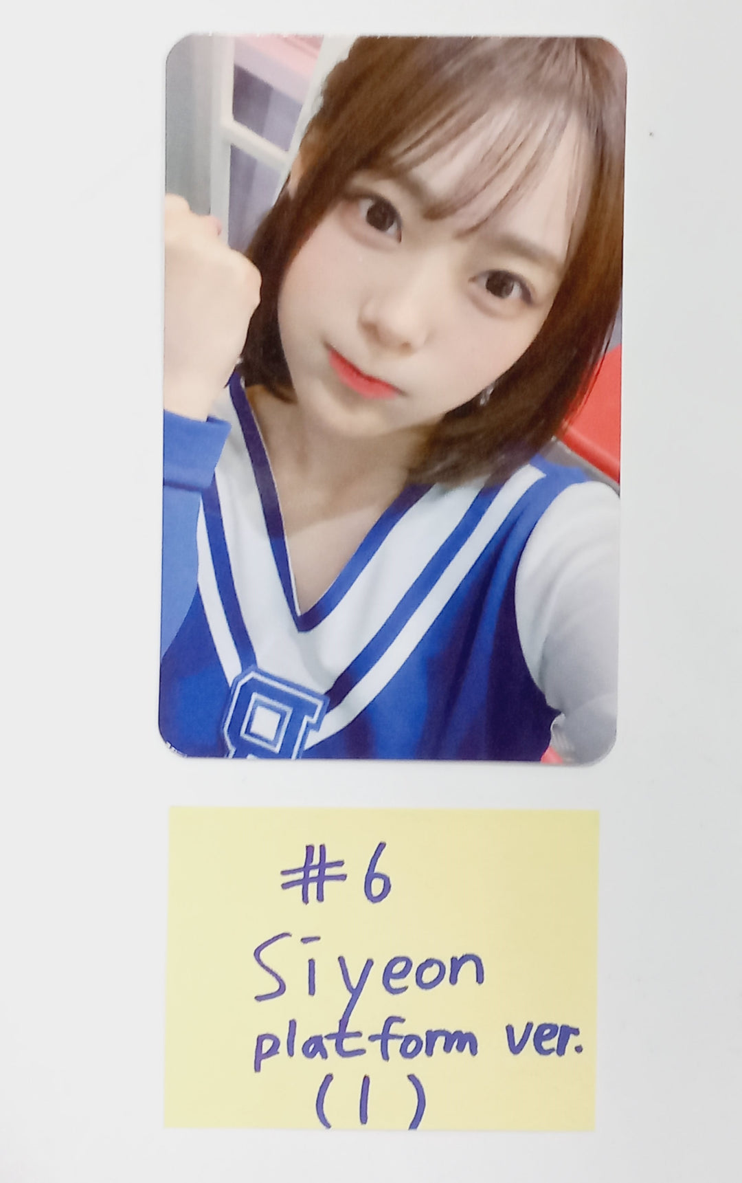 QWER "MANITO" - Official Photocard [Platform Ver.] [24.4.9] - HALLYUSUPERSTORE