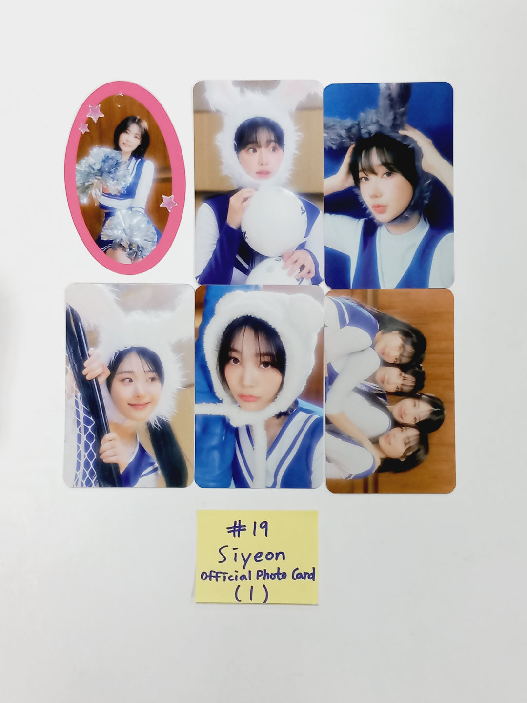 QWER "MANITO" - Official Photocard [Platform Ver.] [24.4.9] - HALLYUSUPERSTORE