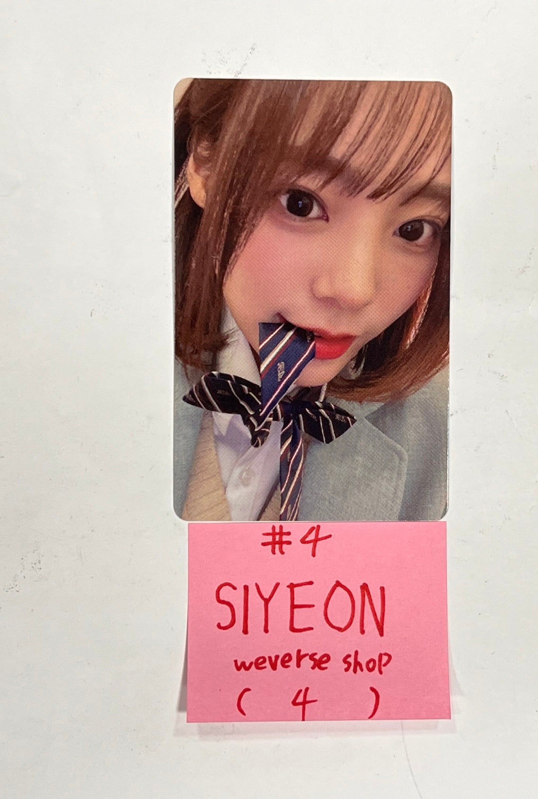 QWER "Harmony from Discord" - Weverse Shop Pre-Order Benefit Photocard [24.4.15] - HALLYUSUPERSTORE