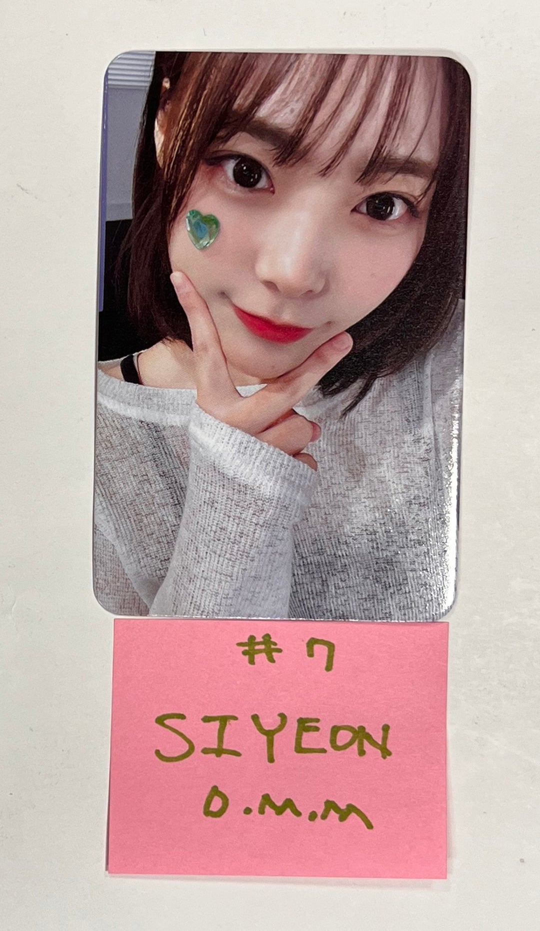 QWER "Harmony from Discord" - Dear My Muse Fansign Event Photocard [24.4.15] - HALLYUSUPERSTORE