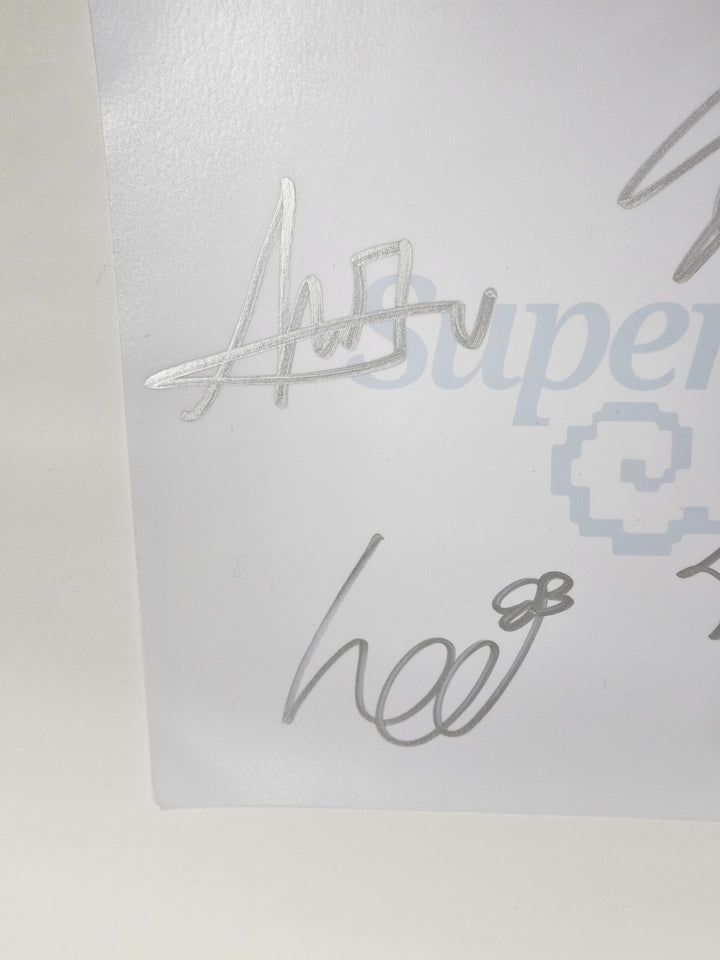 ILLIT "SUPER REAL ME" - Hand Autographed(Signed) Paper [24.4.15] - HALLYUSUPERSTORE