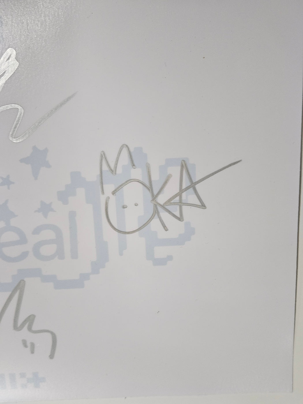 ILLIT "SUPER REAL ME" - Hand Autographed(Signed) Paper [24.4.15] - HALLYUSUPERSTORE