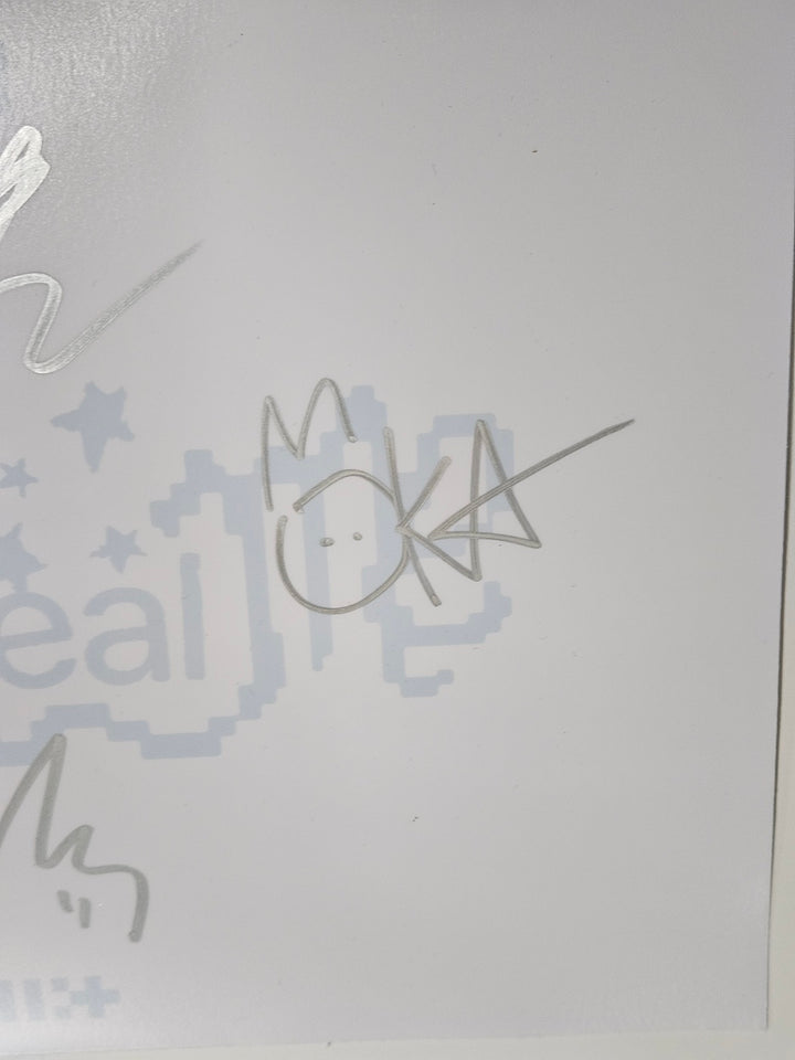ILLIT "SUPER REAL ME" - Hand Autographed(Signed) Paper [24.4.15] - HALLYUSUPERSTORE