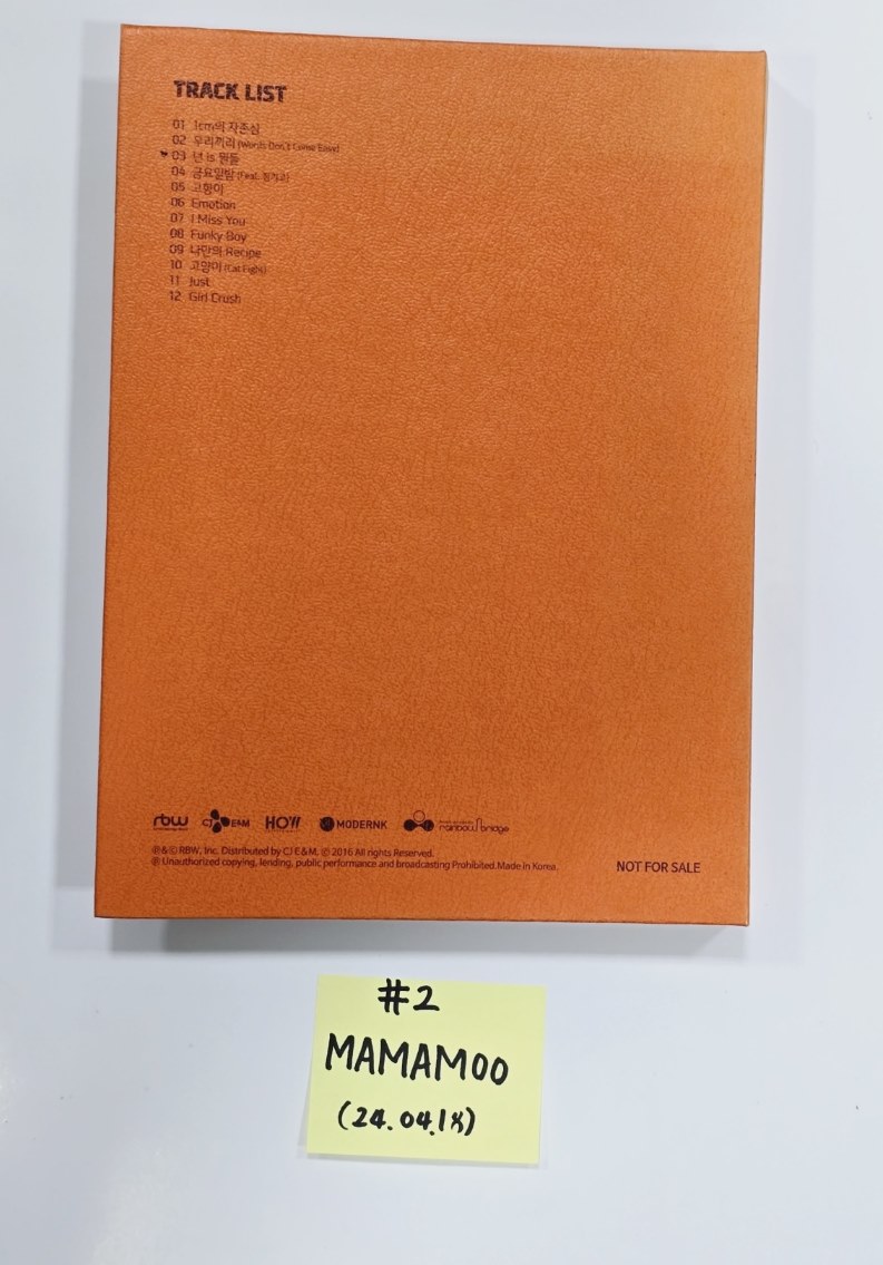 Mamamoo and Solar, Whee In, Hwasa, Moonbyul (of Mamamoo) - Hand Autographed(Signed) Promo Album [24.4.18] - HALLYUSUPERSTORE