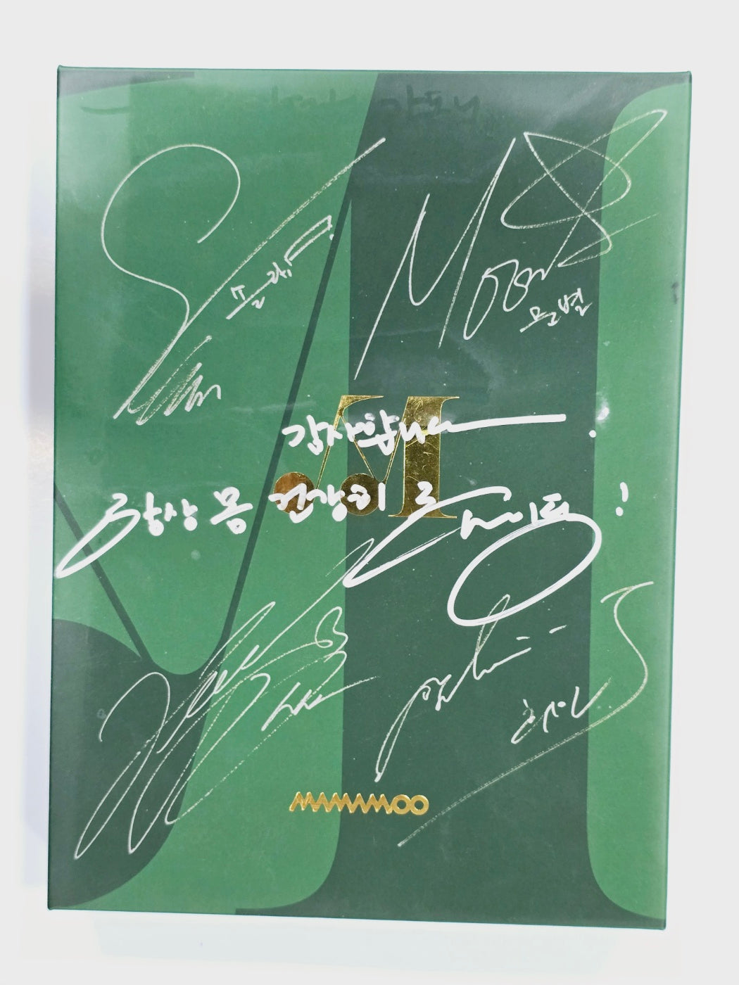 Mamamoo and Solar, Whee In, Hwasa, Moonbyul (of Mamamoo) - Hand Autographed(Signed) Promo Album [24.4.18] - HALLYUSUPERSTORE