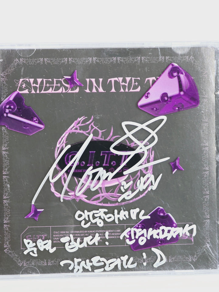 Mamamoo and Solar, Whee In, Hwasa, Moonbyul (of Mamamoo) - Hand Autographed(Signed) Promo Album [24.4.18] - HALLYUSUPERSTORE