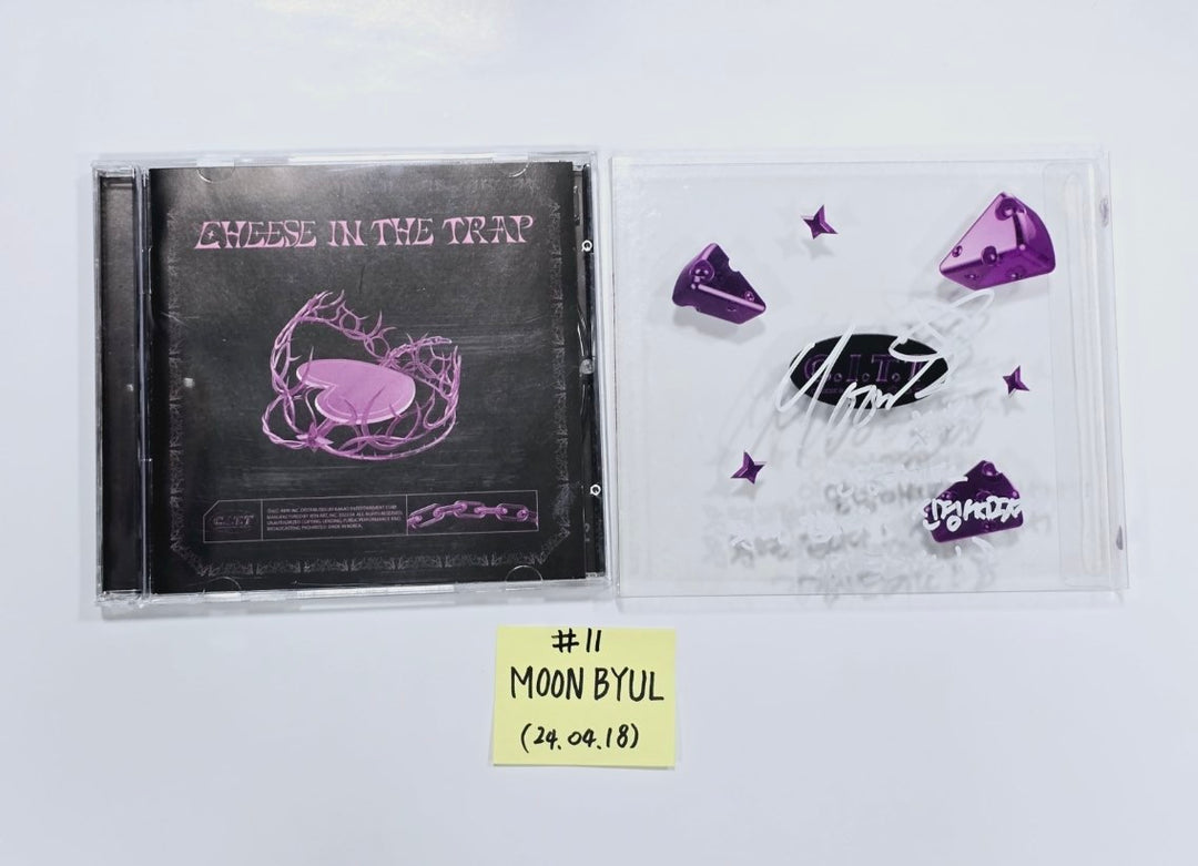 Mamamoo and Solar, Whee In, Hwasa, Moonbyul (of Mamamoo) - Hand Autographed(Signed) Promo Album [24.4.18] - HALLYUSUPERSTORE
