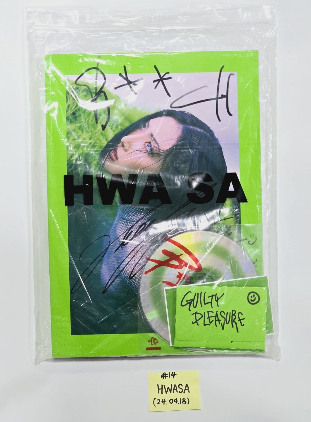 Mamamoo and Solar, Whee In, Hwasa, Moonbyul (of Mamamoo) - Hand Autographed(Signed) Promo Album [24.4.18] - HALLYUSUPERSTORE