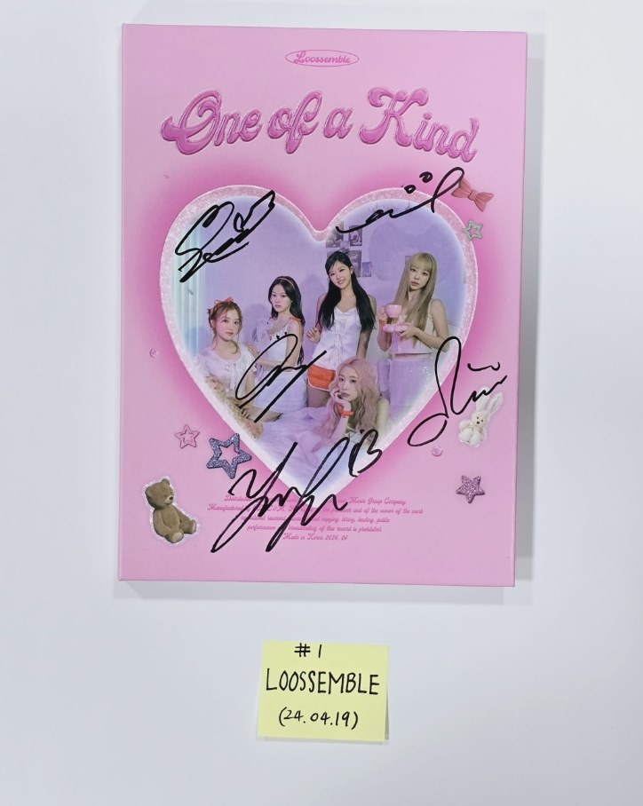 Loossemble "One of a Kind". BEWAVE "BE;WAVE" - Hand Autographed(Signed) Promo Album [24.4.19] - HALLYUSUPERSTORE
