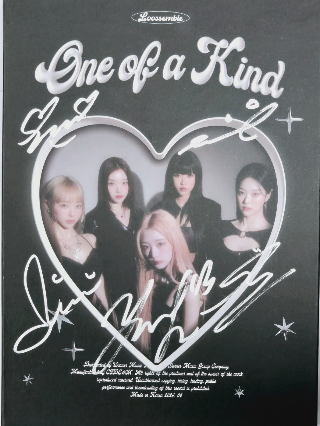 Loossemble "One of a Kind". BEWAVE "BE;WAVE" - Hand Autographed(Signed) Promo Album [24.4.19] - HALLYUSUPERSTORE